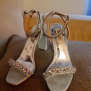 Badgley Mischka Size 6